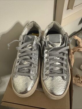 P448 Metallic Silver Low-Top Sneakers with Gray Laces
